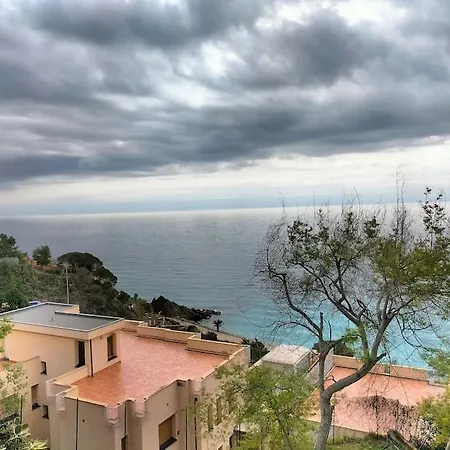 Casa Con Giardino: Varazze