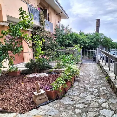 Casa Con Giardino: Holiday home *
