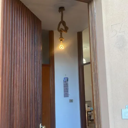 Casa Con Giardino: Holiday home Varazze