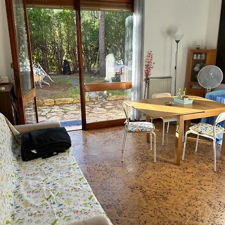 Casa Con Giardino: Holiday home Varazze